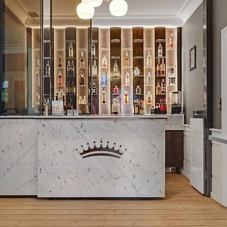 1 Bedroom Lovely In 아파트